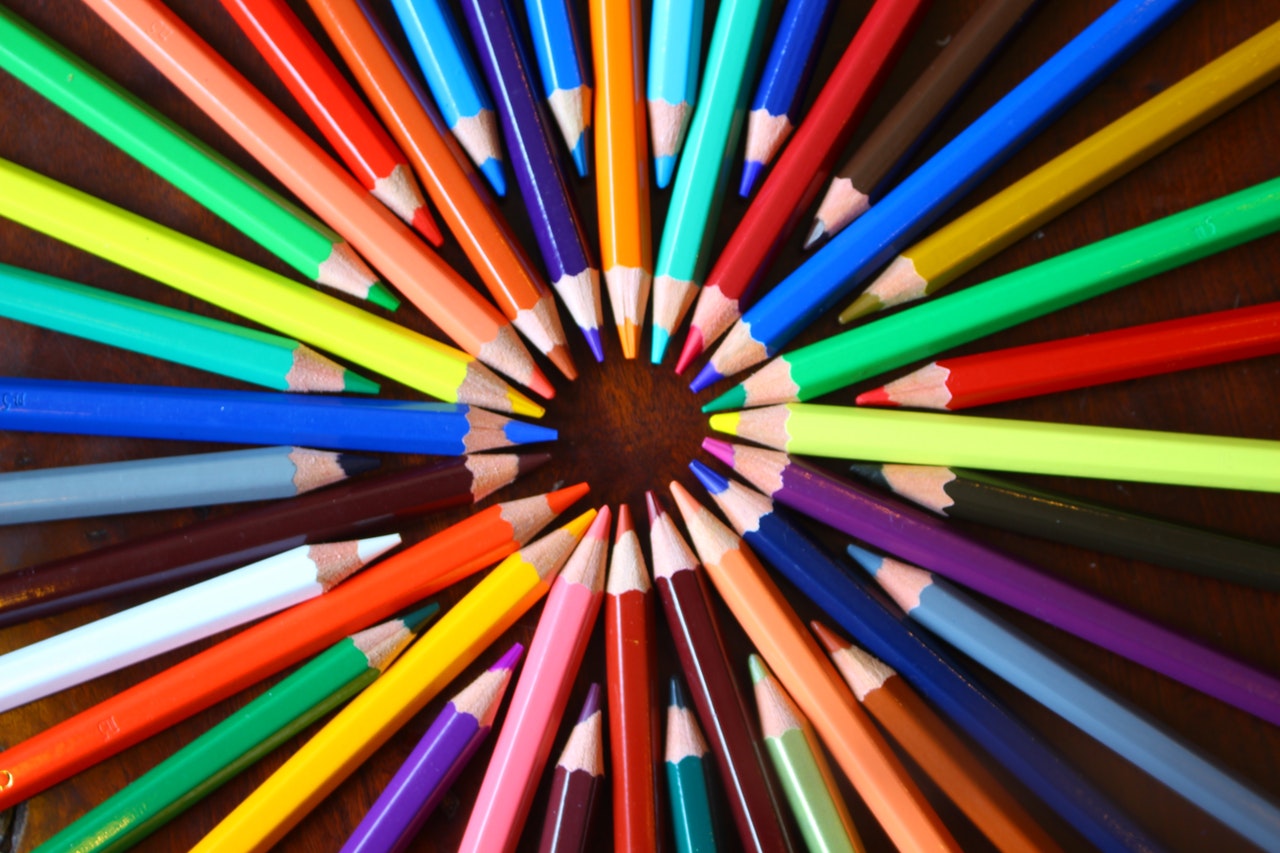 Distribution de fournitures dans un école au Bhoutan