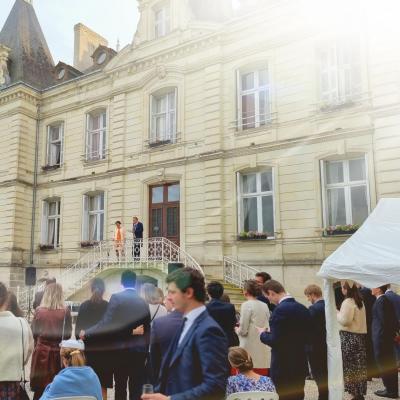 Cocktail sur l'esplanade du château des Termelles